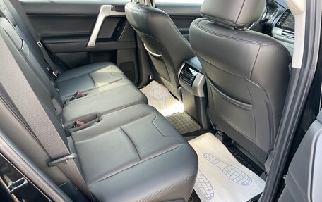 Toyota Land Cruiser Prado 150 рестайлинг 2, 2020 год, 7 200 000 рублей, 12 фотография