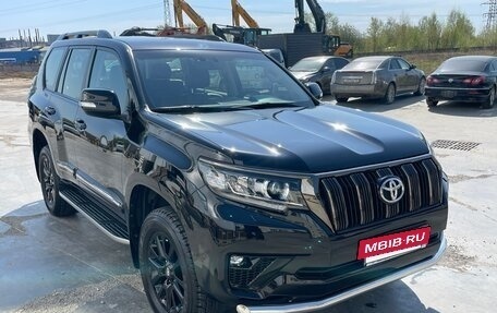Toyota Land Cruiser Prado 150 рестайлинг 2, 2020 год, 7 200 000 рублей, 6 фотография