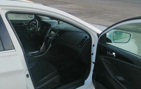 Hyundai Sonata VI, 2012 год, 1 350 000 рублей, 7 фотография