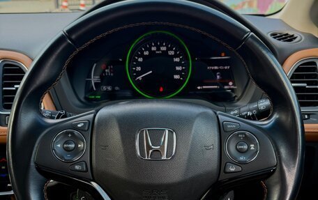 Honda Vezel, 2018 год, 2 150 000 рублей, 15 фотография