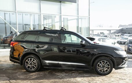 Mitsubishi Outlander III рестайлинг 3, 2015 год, 1 698 000 рублей, 9 фотография