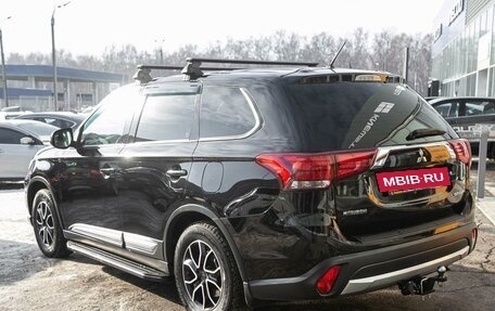 Mitsubishi Outlander III рестайлинг 3, 2015 год, 1 698 000 рублей, 6 фотография