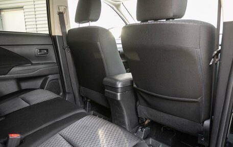 Mitsubishi Outlander III рестайлинг 3, 2015 год, 1 698 000 рублей, 16 фотография