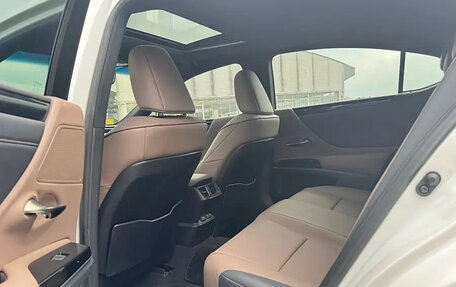 Lexus ES VII, 2021 год, 3 220 000 рублей, 14 фотография