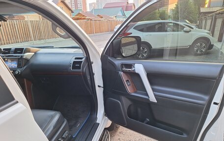 Toyota Land Cruiser Prado 150 рестайлинг 2, 2014 год, 4 400 000 рублей, 12 фотография