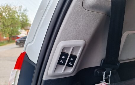 Toyota Land Cruiser Prado 150 рестайлинг 2, 2014 год, 4 400 000 рублей, 23 фотография