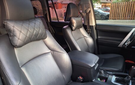 Toyota Land Cruiser Prado 150 рестайлинг 2, 2014 год, 4 400 000 рублей, 26 фотография