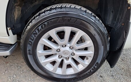Toyota Land Cruiser Prado 150 рестайлинг 2, 2014 год, 4 400 000 рублей, 27 фотография
