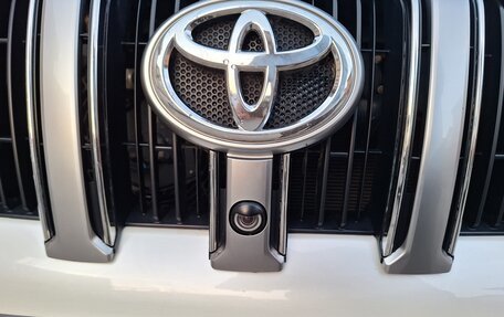 Toyota Land Cruiser Prado 150 рестайлинг 2, 2014 год, 4 400 000 рублей, 29 фотография