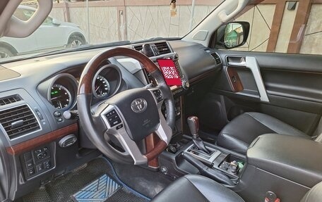 Toyota Land Cruiser Prado 150 рестайлинг 2, 2014 год, 4 400 000 рублей, 25 фотография