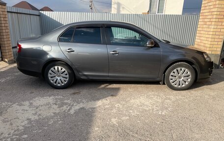 Volkswagen Jetta VI, 2010 год, 950 000 рублей, 6 фотография