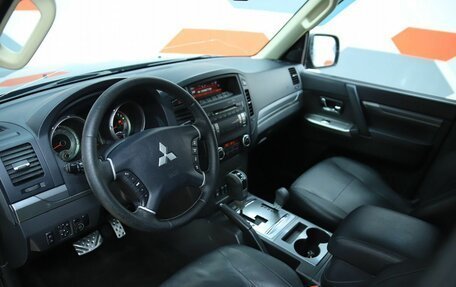 Mitsubishi Pajero IV, 2013 год, 2 190 000 рублей, 10 фотография