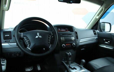 Mitsubishi Pajero IV, 2013 год, 2 190 000 рублей, 15 фотография