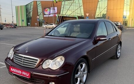 Mercedes-Benz C-Класс, 2006 год, 680 000 рублей, 3 фотография