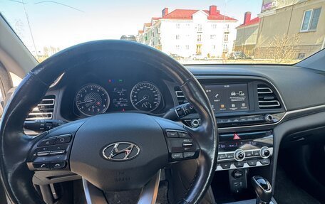 Hyundai Elantra VI рестайлинг, 2019 год, 1 650 000 рублей, 13 фотография