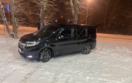 Honda Stepwgn IV, 2018 год, 2 200 000 рублей, 2 фотография