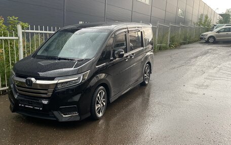 Honda Stepwgn IV, 2018 год, 2 200 000 рублей, 3 фотография