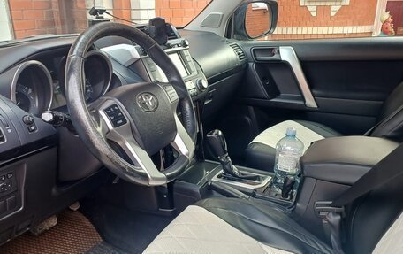 Toyota Land Cruiser Prado 150 рестайлинг 2, 2015 год, 3 150 000 рублей, 5 фотография