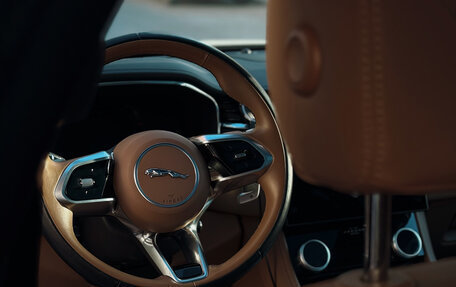 Jaguar F-Pace, 2021 год, 5 300 000 рублей, 16 фотография
