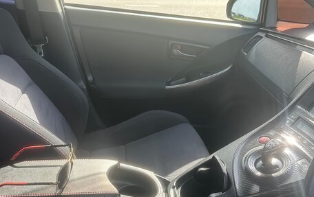Toyota Prius, 2013 год, 1 610 000 рублей, 9 фотография