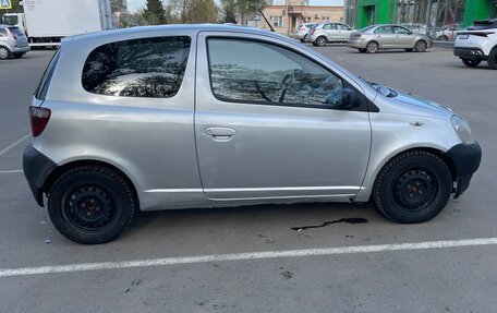 Toyota Yaris I рестайлинг, 2000 год, 250 000 рублей, 4 фотография