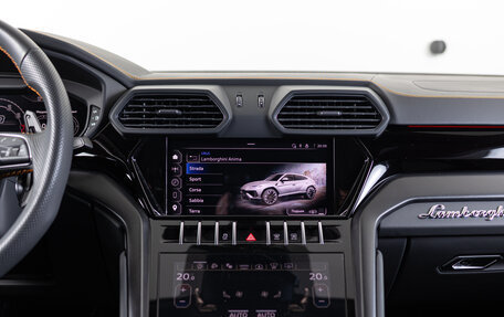 Lamborghini Urus I, 2023 год, 32 990 000 рублей, 19 фотография