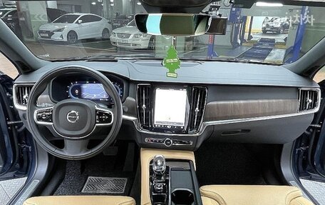 Volvo S90 II рестайлинг, 2022 год, 4 244 000 рублей, 8 фотография