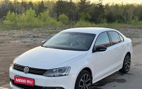 Volkswagen Jetta VI, 2014 год, 1 350 000 рублей, 2 фотография