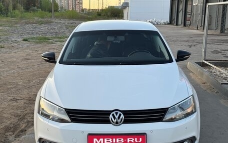 Volkswagen Jetta VI, 2014 год, 1 350 000 рублей, 3 фотография