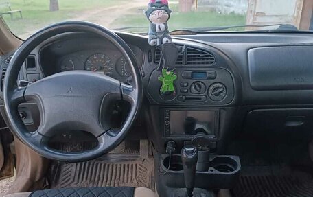 Mitsubishi Mirage VI рестайлинг, 1999 год, 150 000 рублей, 8 фотография