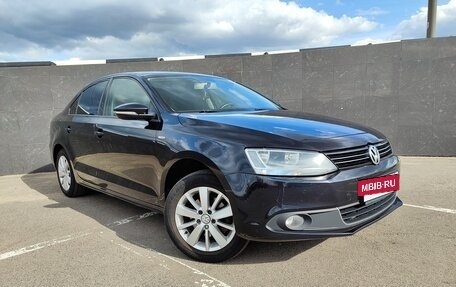 Volkswagen Jetta VI, 2013 год, 1 450 000 рублей, 2 фотография