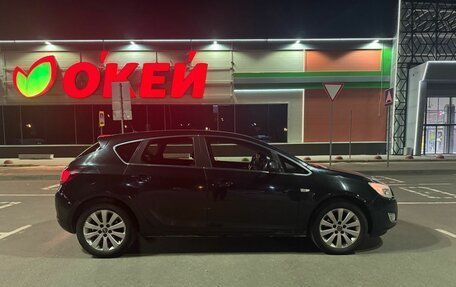 Opel Astra J, 2010 год, 500 000 рублей, 1 фотография