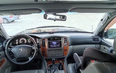 Toyota Land Cruiser 100 рестайлинг 2, 2004 год, 1 850 000 рублей, 1 фотография