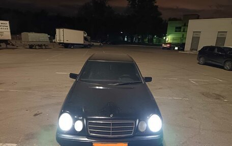 Mercedes-Benz E-Класс, 1995 год, 235 000 рублей, 2 фотография