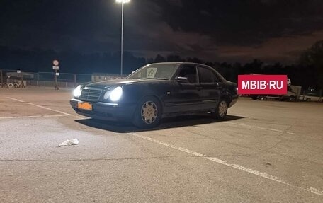 Mercedes-Benz E-Класс, 1995 год, 235 000 рублей, 3 фотография