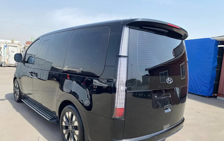 Hyundai Staria, 2023 год, 4 440 800 рублей, 2 фотография