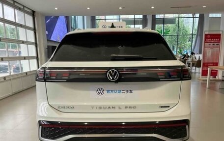 Volkswagen Tiguan, 2025 год, 4 250 000 рублей, 6 фотография