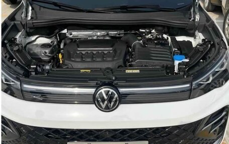 Volkswagen Tiguan, 2025 год, 4 250 000 рублей, 9 фотография
