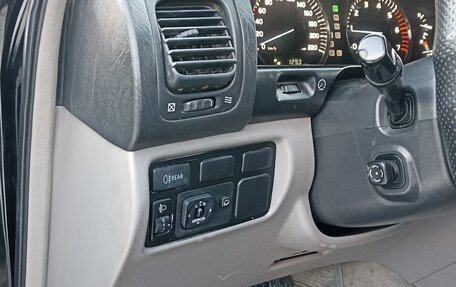 Toyota Land Cruiser 100 рестайлинг 2, 2004 год, 1 850 000 рублей, 3 фотография
