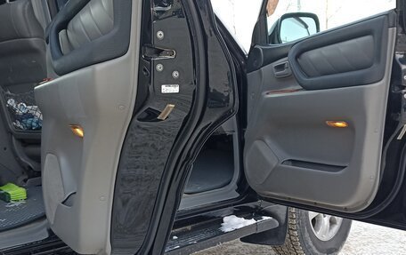 Toyota Land Cruiser 100 рестайлинг 2, 2004 год, 1 850 000 рублей, 8 фотография