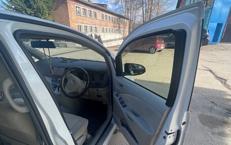 Toyota ISis I, 2015 год, 1 700 000 рублей, 8 фотография