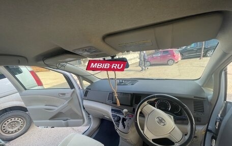 Toyota ISis I, 2015 год, 1 700 000 рублей, 7 фотография