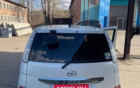 Toyota ISis I, 2015 год, 1 700 000 рублей, 9 фотография