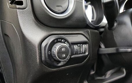 Jeep Wrangler, 2022 год, 4 050 000 рублей, 14 фотография