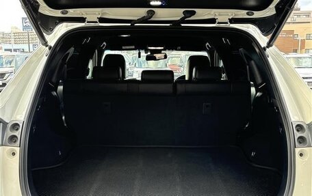 Toyota Harrier, 2020 год, 2 396 000 рублей, 35 фотография