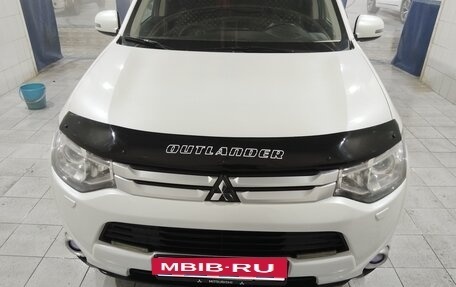 Mitsubishi Outlander III рестайлинг 3, 2013 год, 1 680 000 рублей, 4 фотография