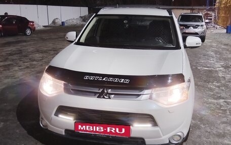Mitsubishi Outlander III рестайлинг 3, 2013 год, 1 680 000 рублей, 3 фотография