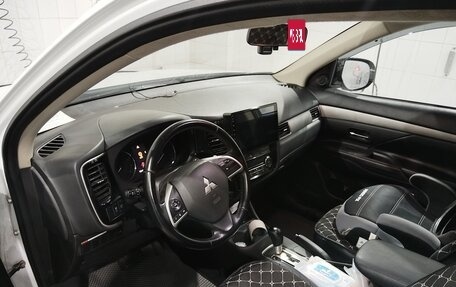 Mitsubishi Outlander III рестайлинг 3, 2013 год, 1 680 000 рублей, 8 фотография
