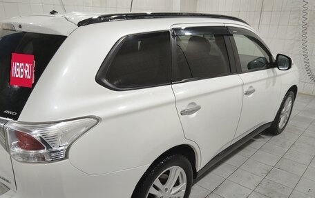 Mitsubishi Outlander III рестайлинг 3, 2013 год, 1 680 000 рублей, 9 фотография