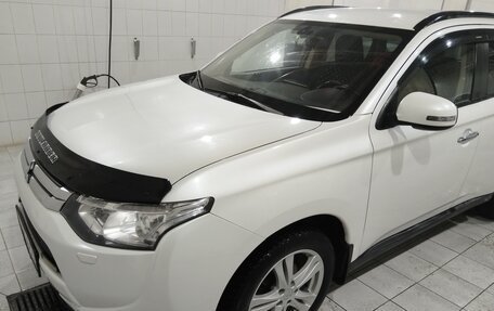 Mitsubishi Outlander III рестайлинг 3, 2013 год, 1 680 000 рублей, 20 фотография